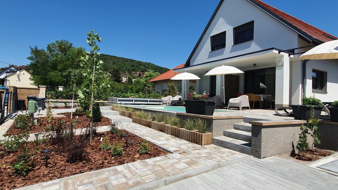 באלאטונפורד Relax Balaton Apartmanok מראה חיצוני תמונה