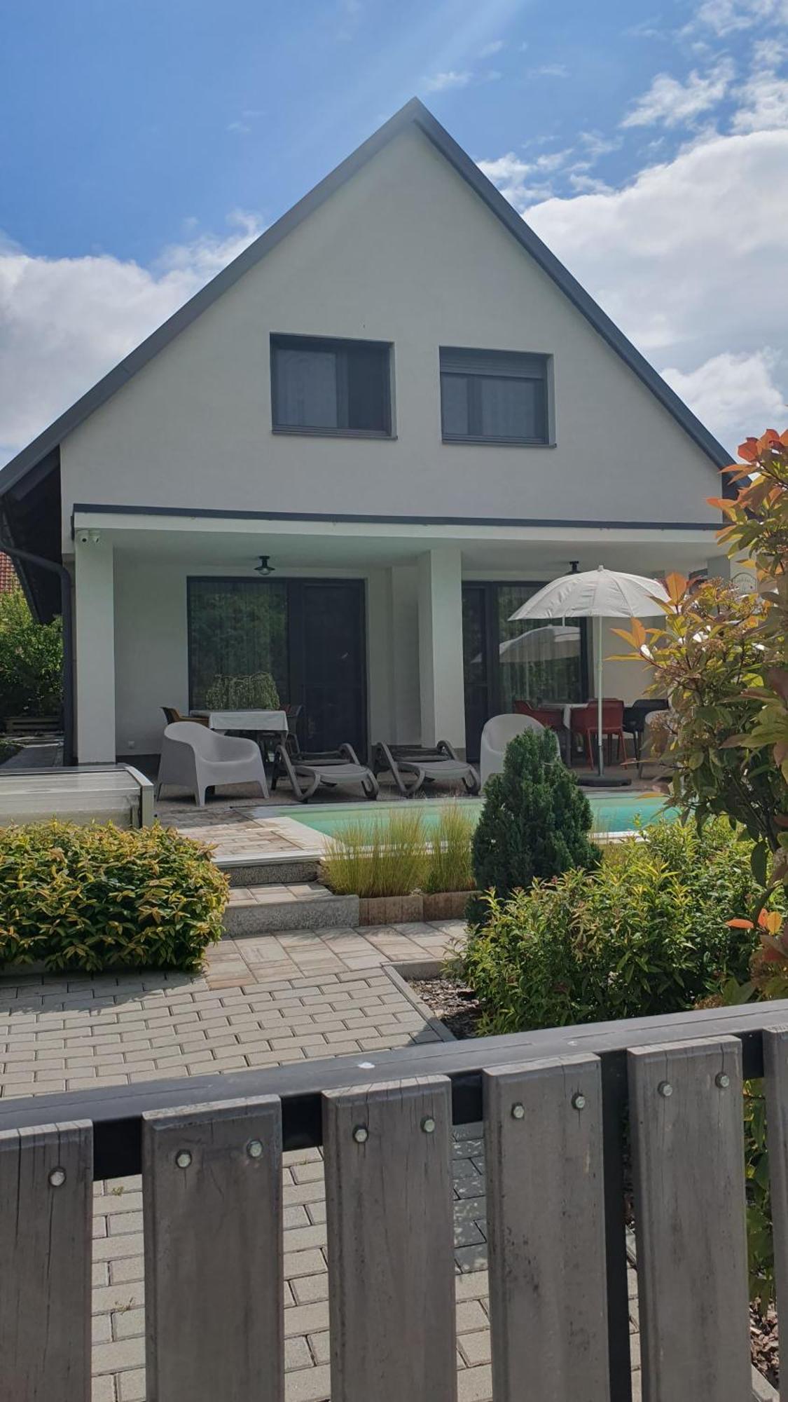 באלאטונפורד Relax Balaton Apartmanok מראה חיצוני תמונה